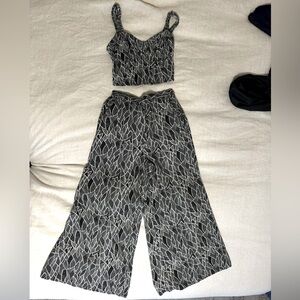 Beachy Women’s Pant and Top Set